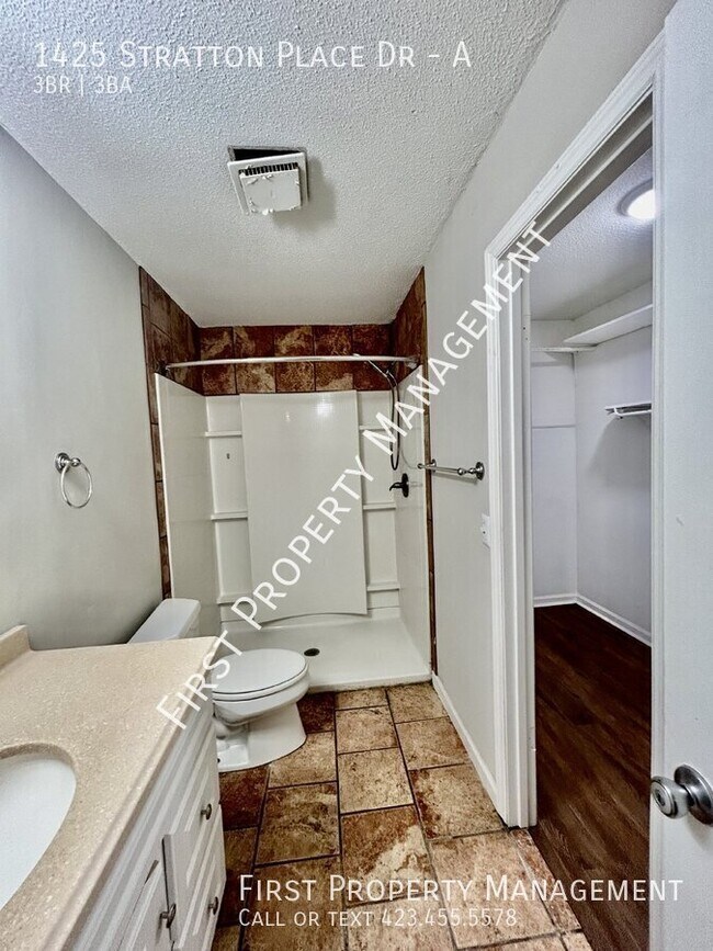 Building Photo - 1425 Stratton Pl Dr