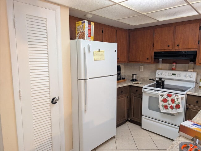 Building Photo - 7502 NW 44th Ct