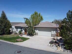 Building Photo - Upper Manzanita Home With City View