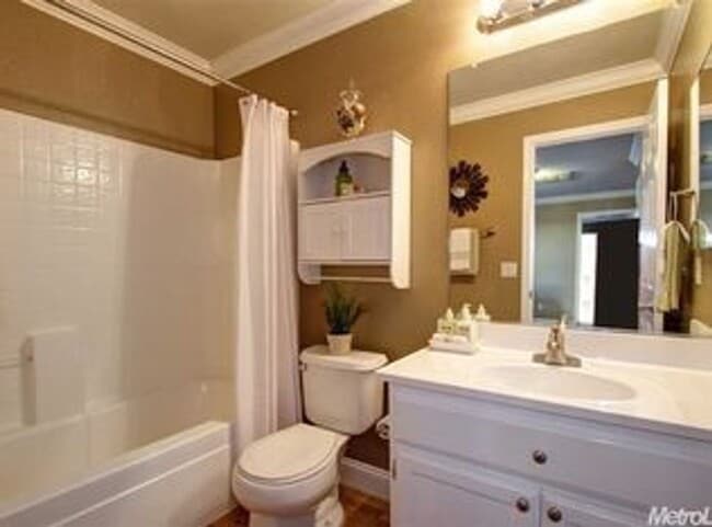 Building Photo - Beautiful 4-Bedroom Home in West Roseville – Available Now! SEE VIDEO