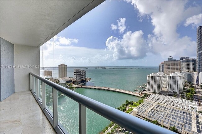 Building Photo - 495 Brickell Ave