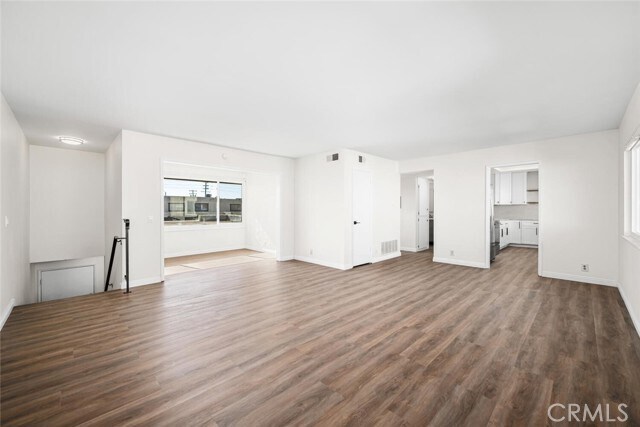 Building Photo - 5764 Laguna Way