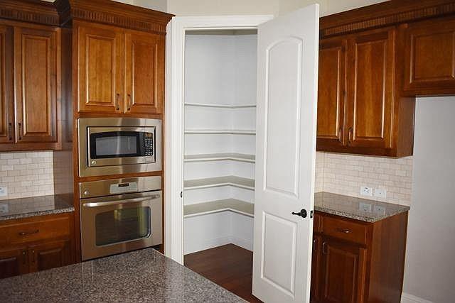 Building Photo - 5140 Chinquapin Dr