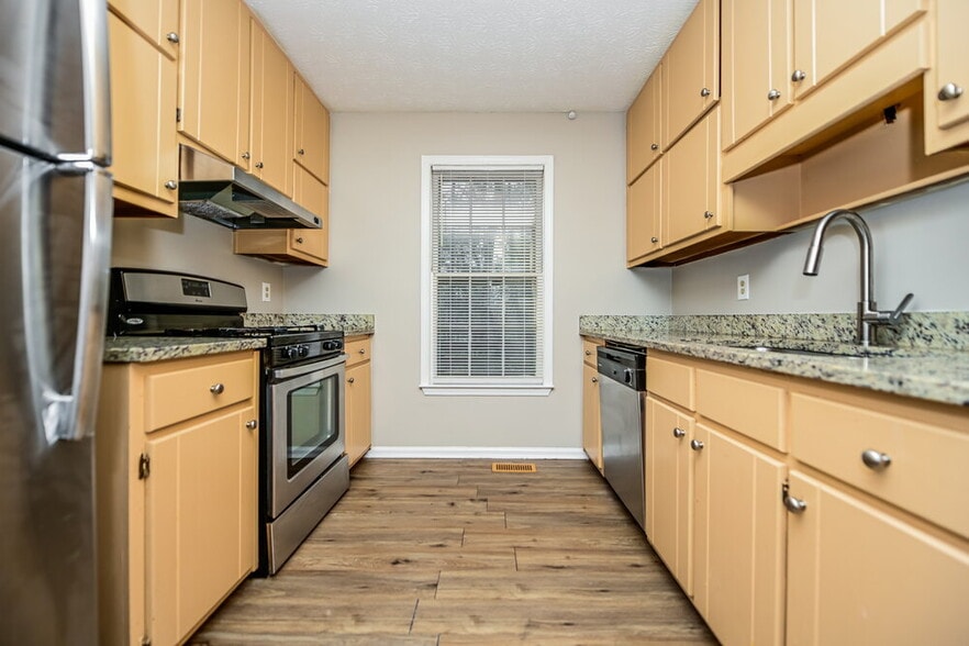 Building Photo - 3613 Fay Dr