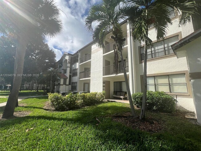 Building Photo - 550 S Park Rd