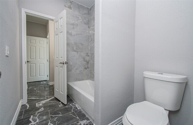 Building Photo - 898 Rd 3556