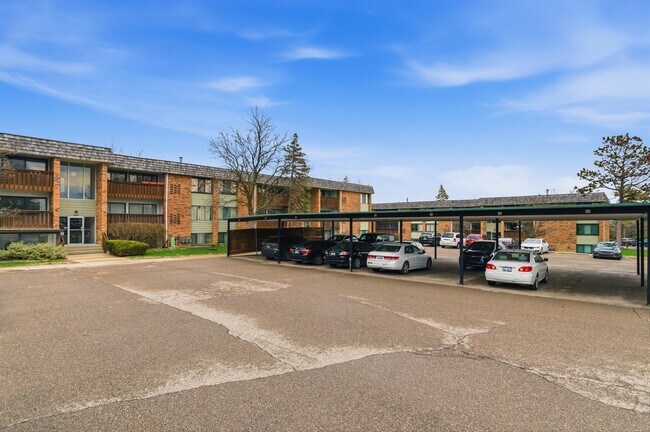 Building Photo - 1235 S Maple Rd