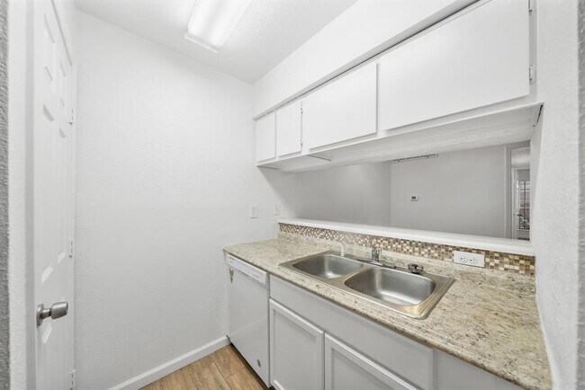 Building Photo - 10912 Gulf Fwy