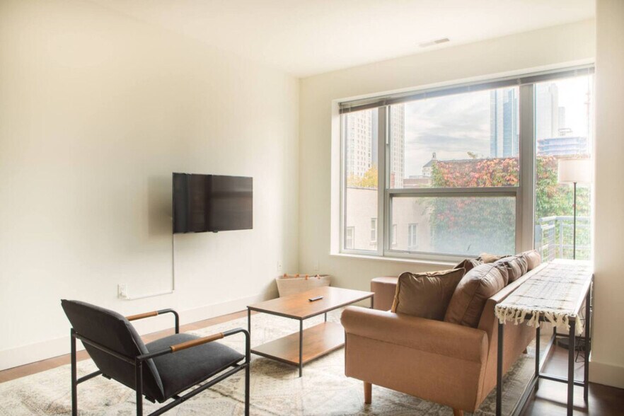 Building Photo - 1040 N Cass St