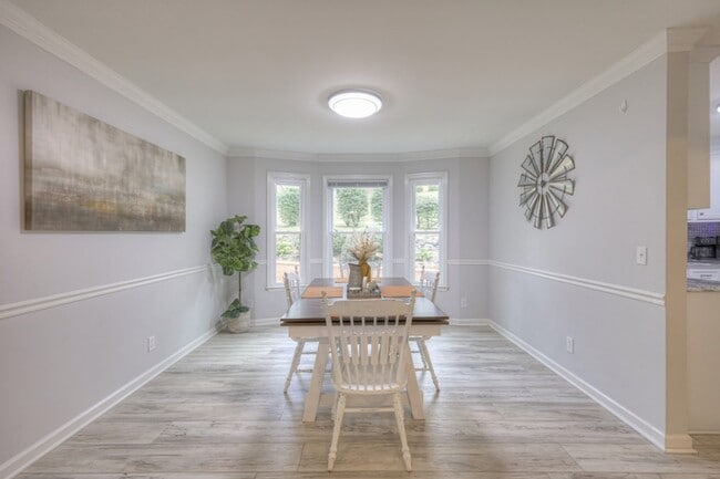 Building Photo - 204 Hogan Ln