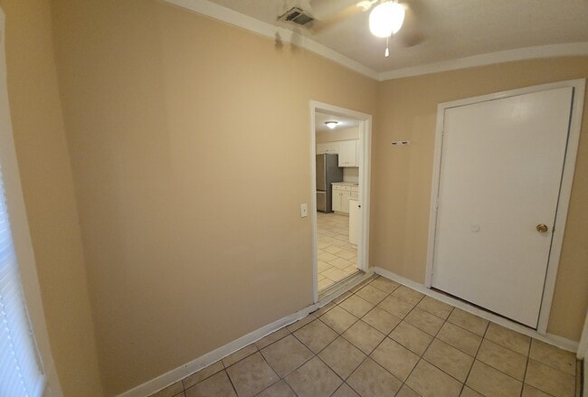 Building Photo - 5807 Hunter Rd