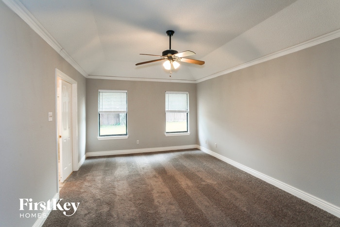 Building Photo - 2512 Meadowview Dr