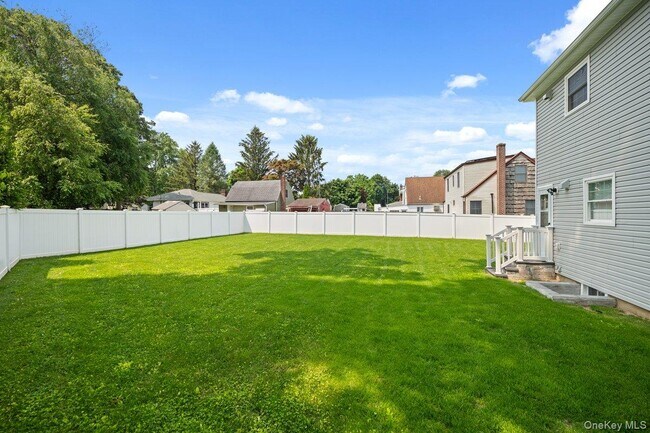 Building Photo - 25 Lorraine Ct