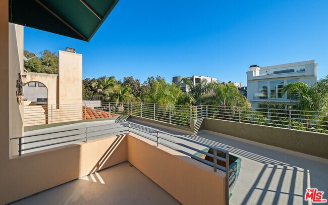 Building Photo - 143 Union Jack Mall