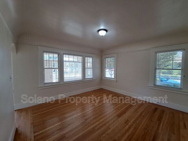 Building Photo - 1938 3rd St