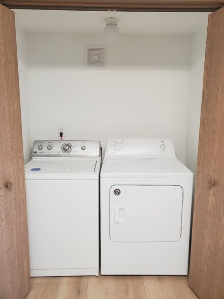 Building Photo - 1200 Murray St NE