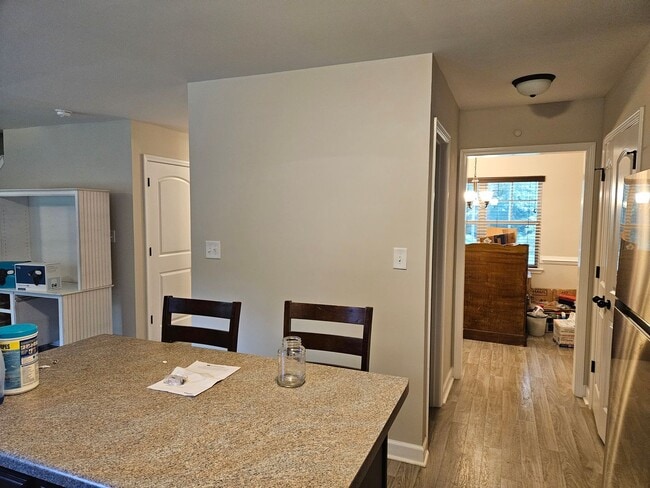 Building Photo - Charming 3-bedroom, 2-bathroom unfurnished...