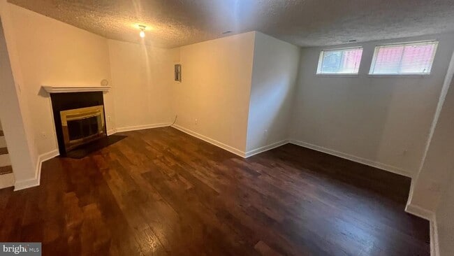Building Photo - 20320 Cedarhurst Way