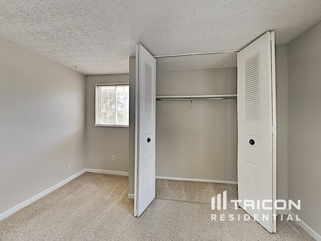 Building Photo - 4928 Rockborough Trail NW