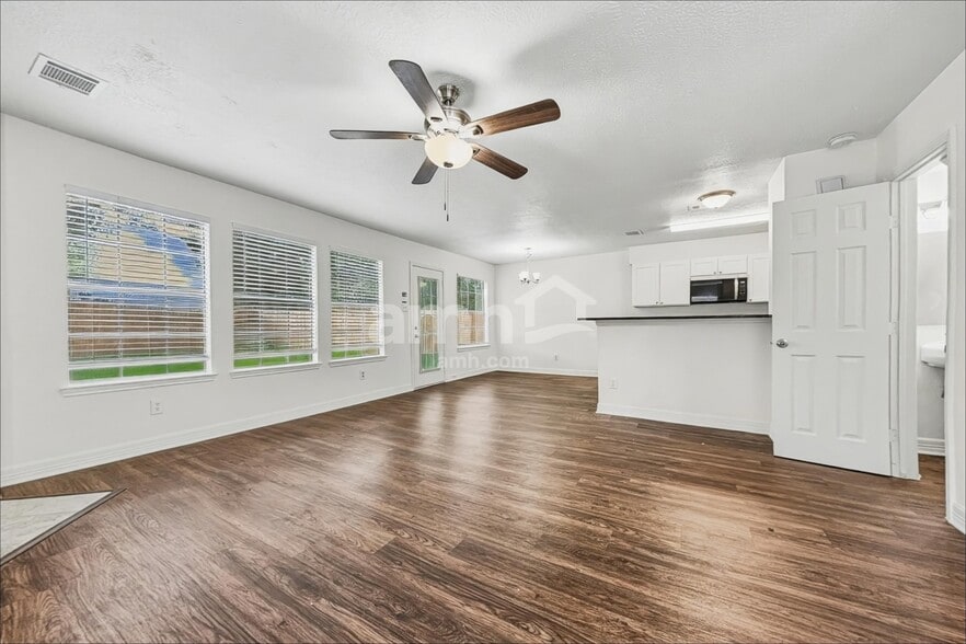Building Photo - 9151 Autumn Harvest Dr