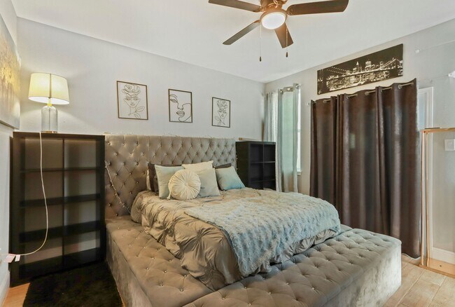 Building Photo - 5607 Bacher St