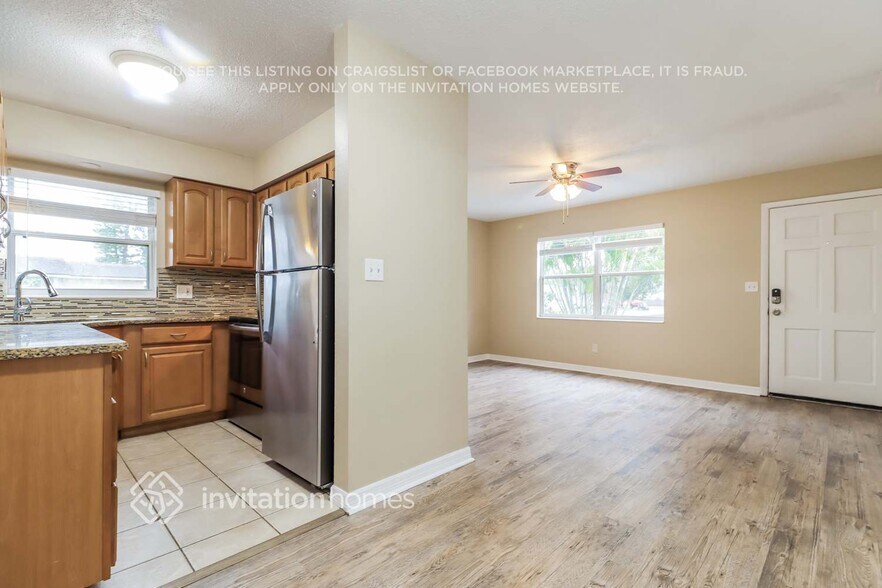 Building Photo - 5650 19th Ave N