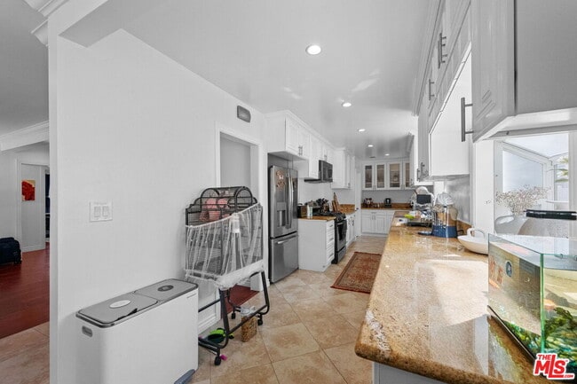 Building Photo - 5739 Cahill Ave
