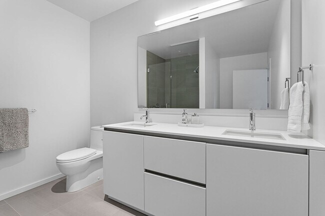 Building Photo - The Vista - 2 bed/2.5 bath Pearl District Condo w/parking/storage/concierge/most utilities/amenities