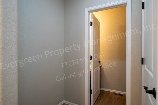 Building Photo - 3015 Denver Dr