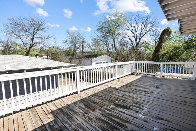 Building Photo - 939 John Page Dr