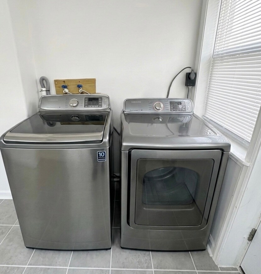 Building Photo - 3933 James St