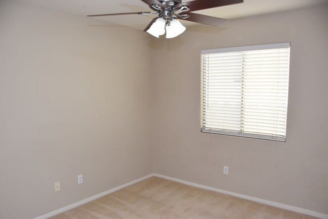 Building Photo - SW - SPRING VALLEY 2 STORY HOME