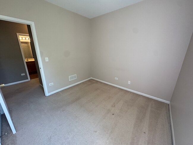 Building Photo - 1574 Millbrook Dr
