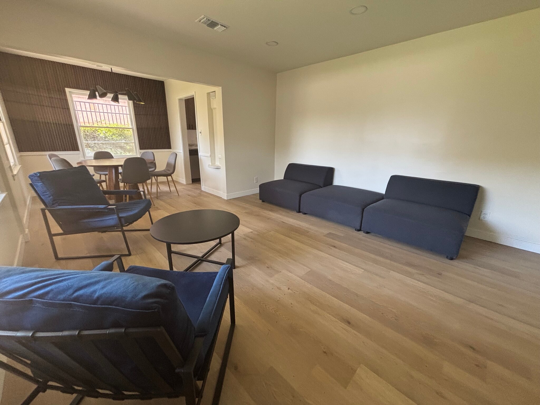 Building Photo - 13345 Burbank Blvd