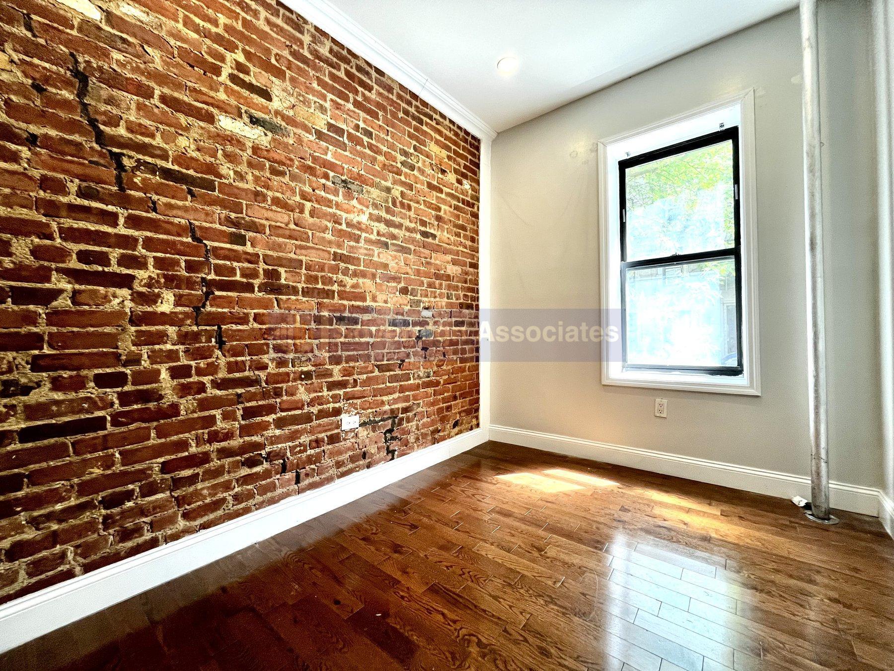 Building Photo - 539 W 156th St