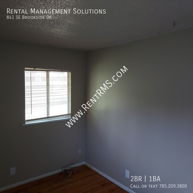 Building Photo - 841 SE Brookside Dr