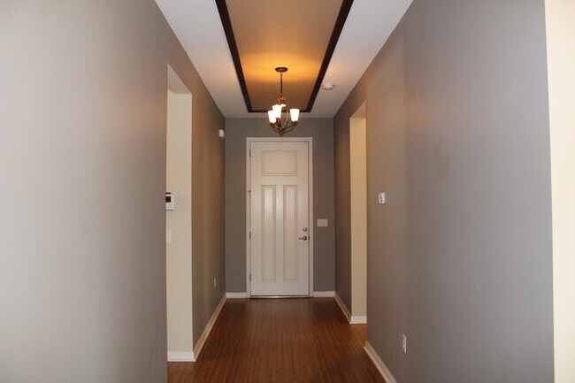 Building Photo - "Stunning 3 Bed/2 Bath Home with Lake View...