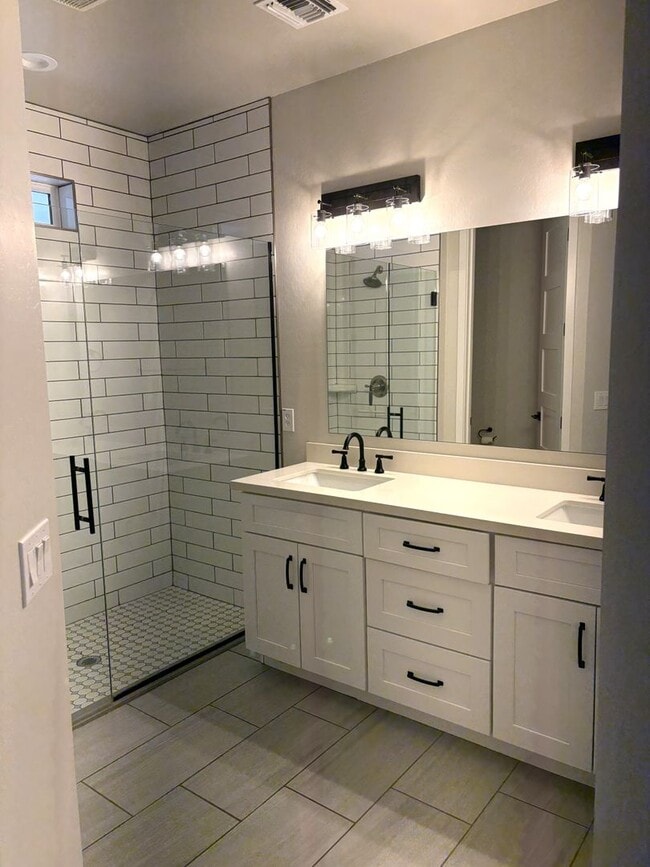 Building Photo - Stunning new build 4 bedroom Chino Valley home!