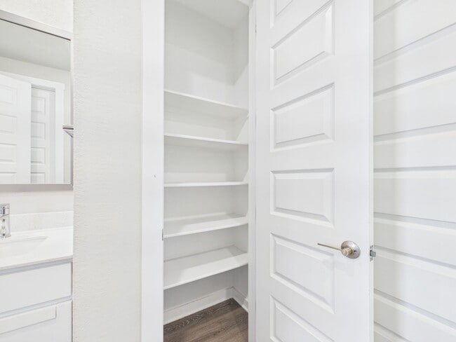 Building Photo - Beautiful Bar W Ranch Home – Hill Country Charm with Modern Comforts