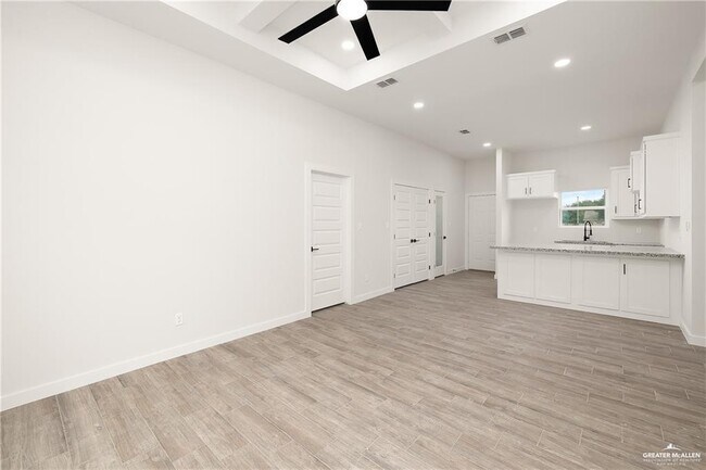 Building Photo - 1321 Joscelyn Dr