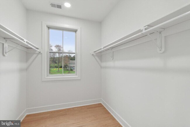 Building Photo - 35 Sycamore Pl