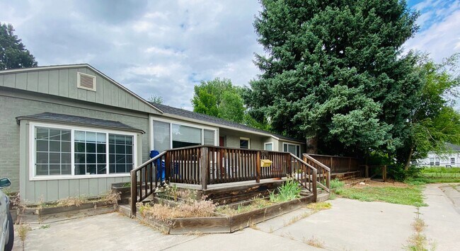 Building Photo - 910 Bungalow Ct