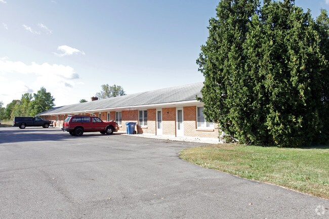 Primary Photo - Mar-Wood Apartments