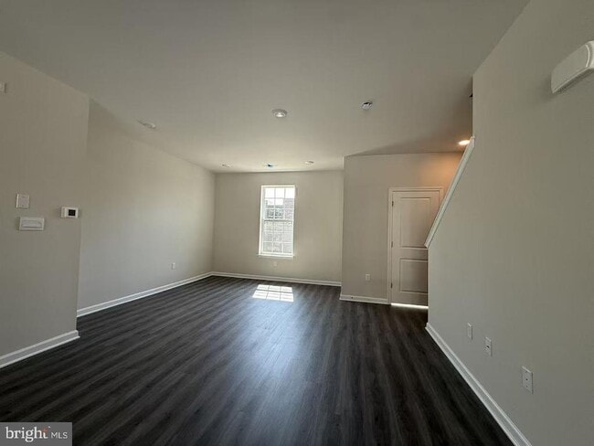 Building Photo - 25 Clementon Rd E