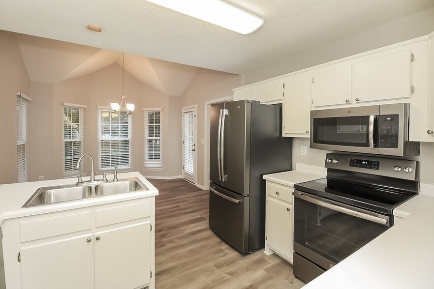 Building Photo - 184 Pine Branch Dr