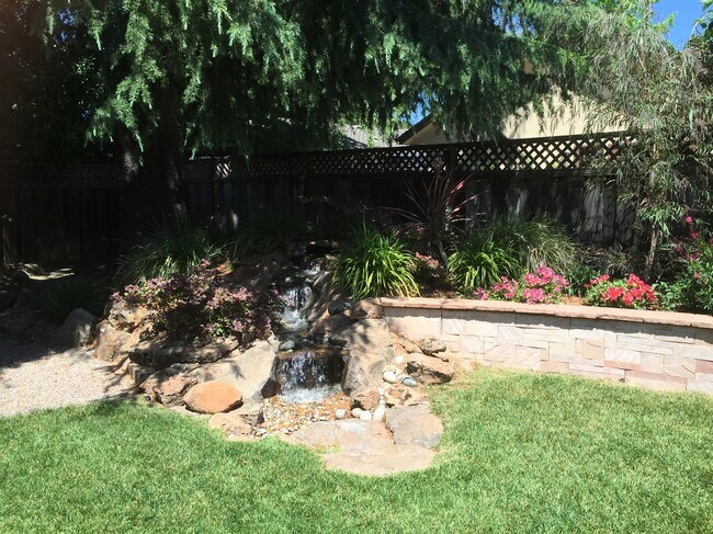 Building Photo - 16141 Azalea Way
