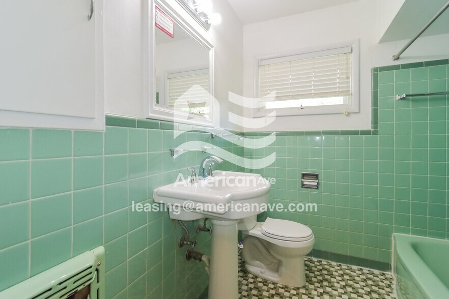 Building Photo - 1421 Narrow Ln Ct