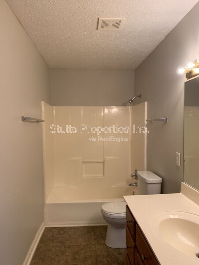 Building Photo - 404 Jackson Ave