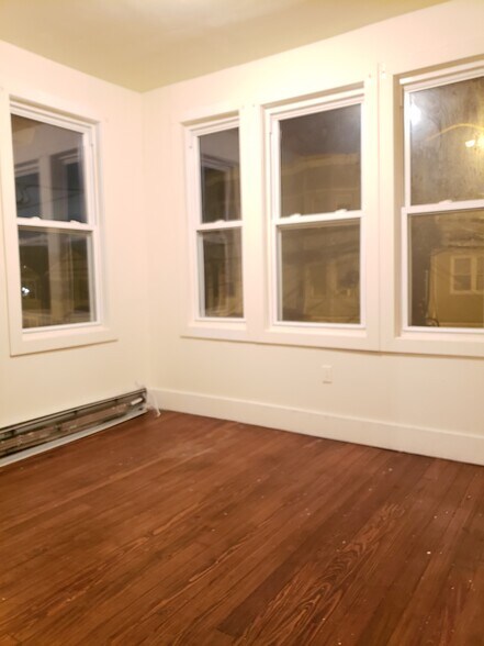 Building Photo - 109 Woodlawn Ave