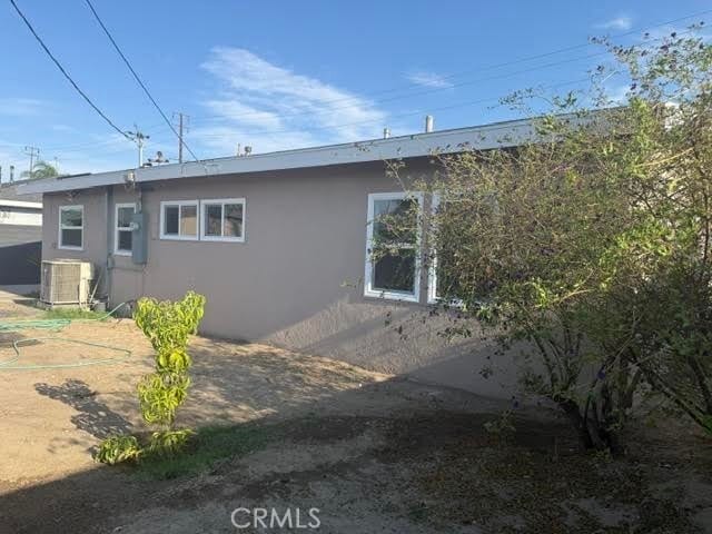 Building Photo - 2563 Cressent
